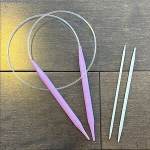 Pink and White Knitting Needles Set